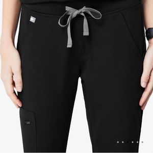 Figs jogger style scrub pants